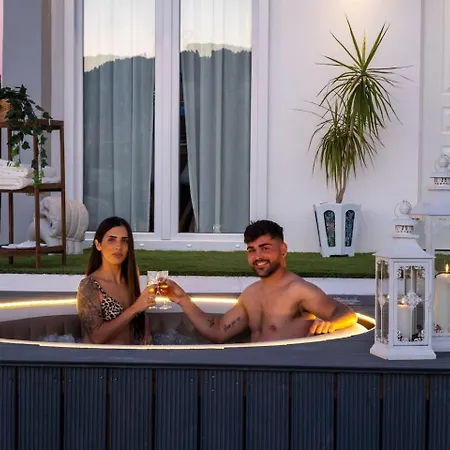 Mrs Casita Tentacion Con Jacuzzi Privado Malaga Exterior photo